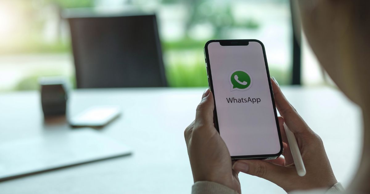 Descubra o que aconteceu com o WhatsApp e entenda como você pode se proteger da falha de segurança divulgada recentemente.