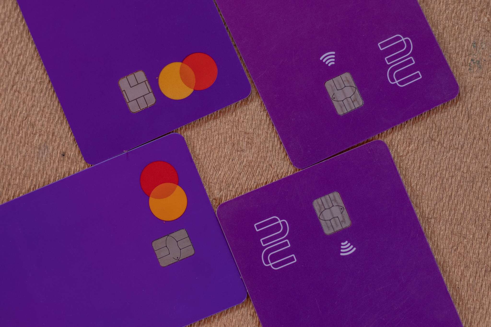 Conheça o novo cartão da Nubank, que permite compartilhar crédito com os amigos