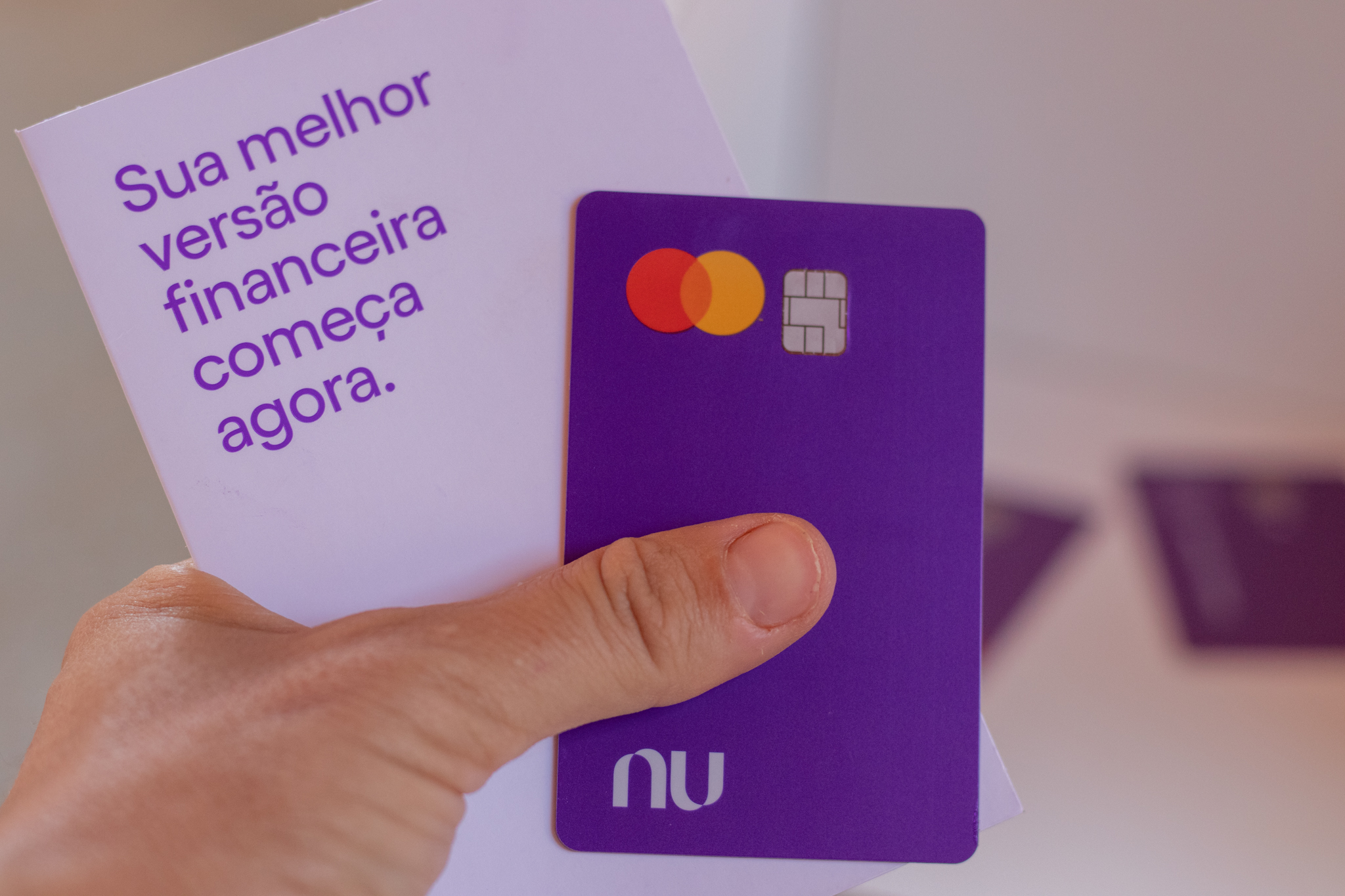 Dinheiro no Nubank rende MAIS do que a poupança normal? Saiba QUANTO pode render