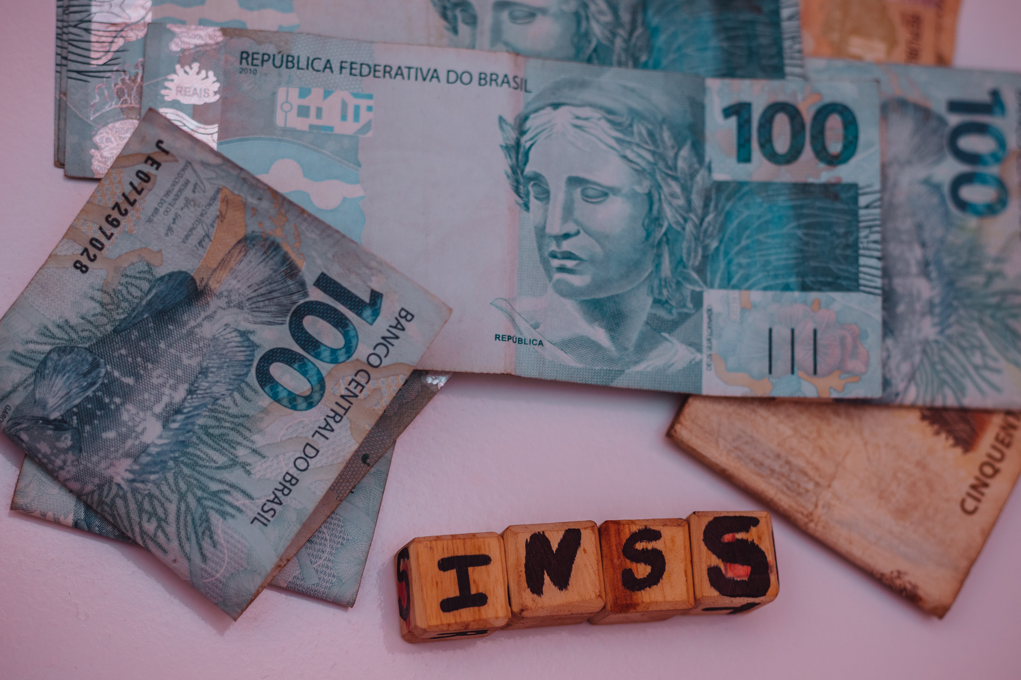 Confira quais são os REQUISITOS para receber a aposentadoria por INVALIDEZ do INSS
