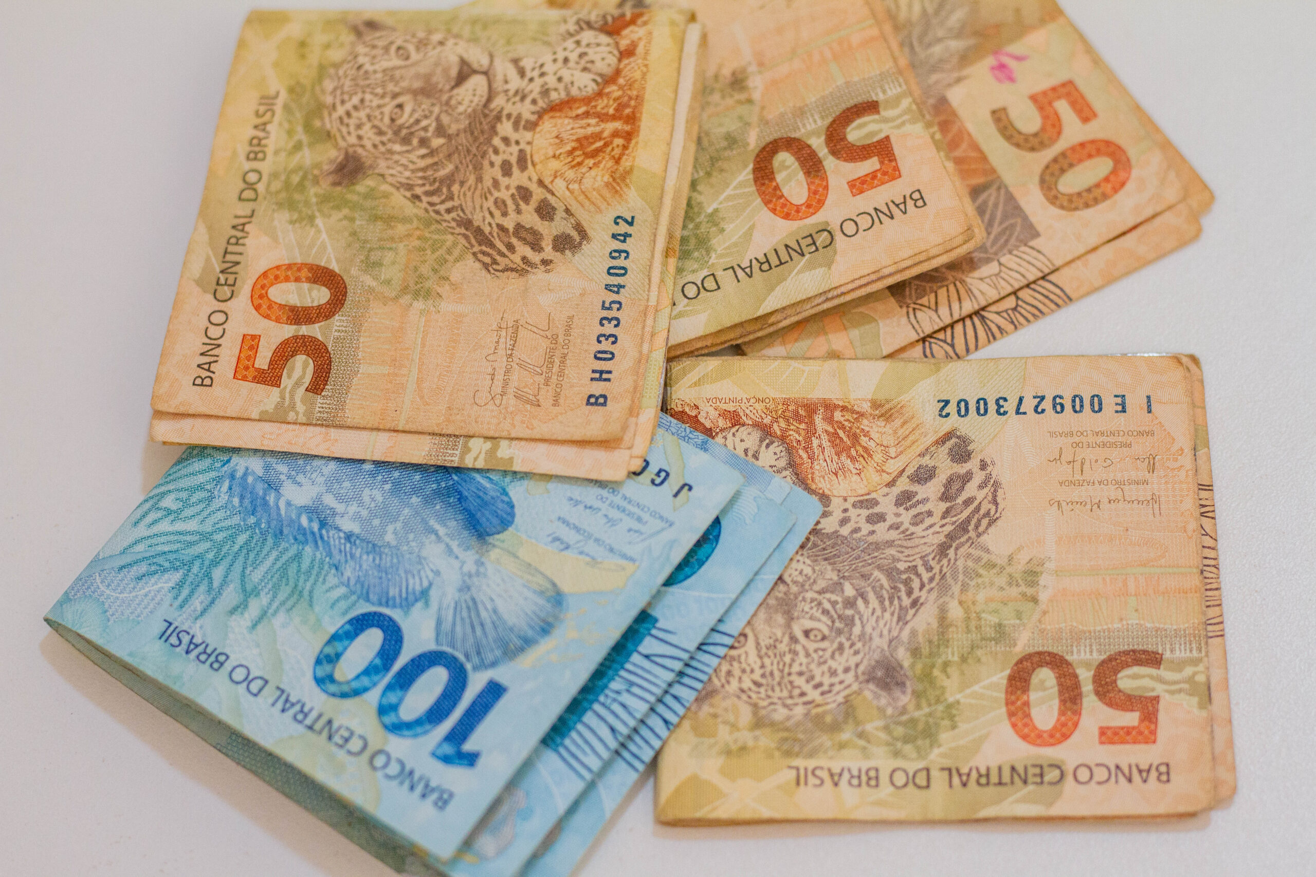 É oficial! Veja se o 14º salário vai até dia 31 de dezembro