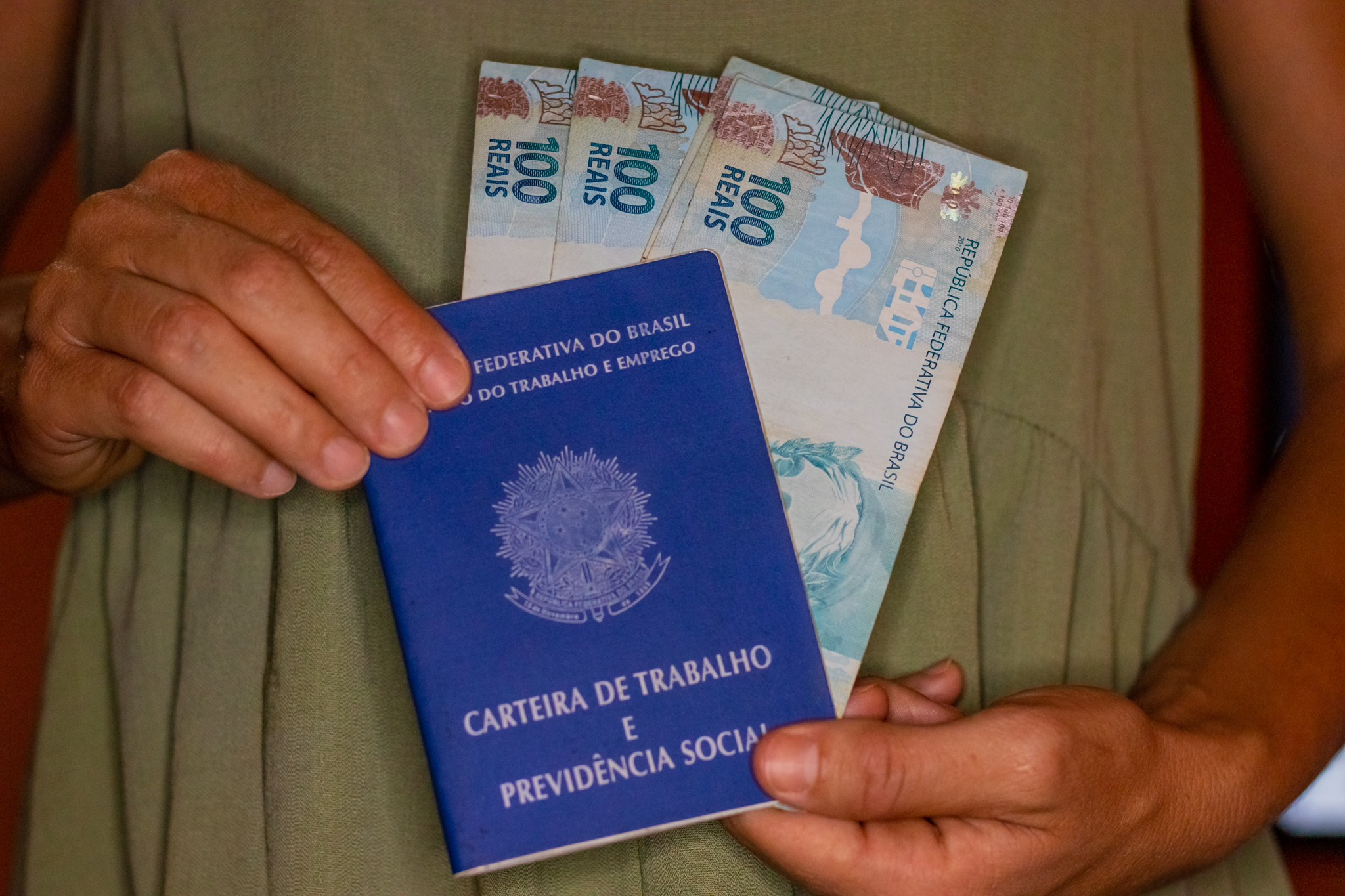Lista de 5 estados onde o salário mínimo é DIFERENTE dos outros lugares