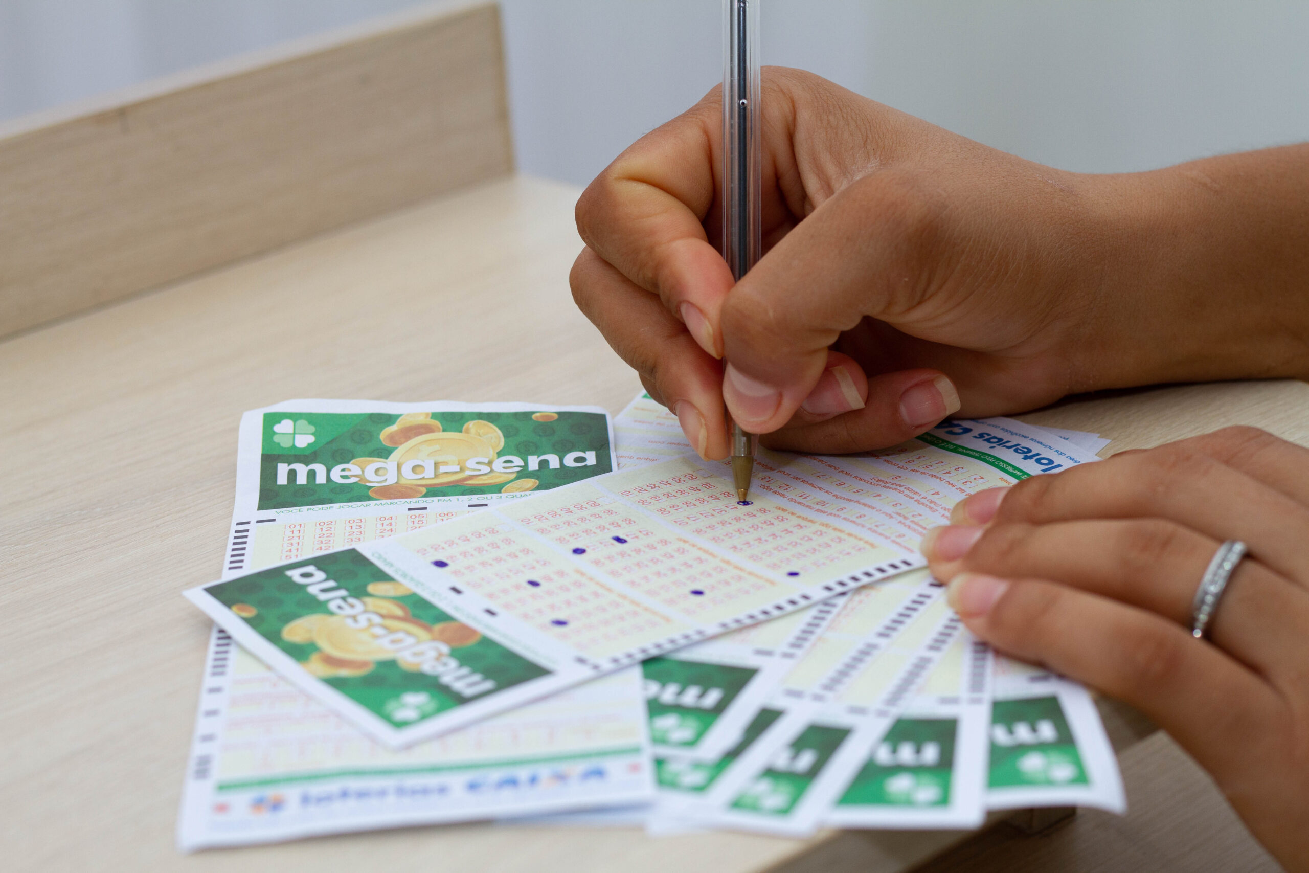 Próxima rodada da MEGA-SENA tem prêmio acumulado de R$ 100 MILHÕES; veja como participar