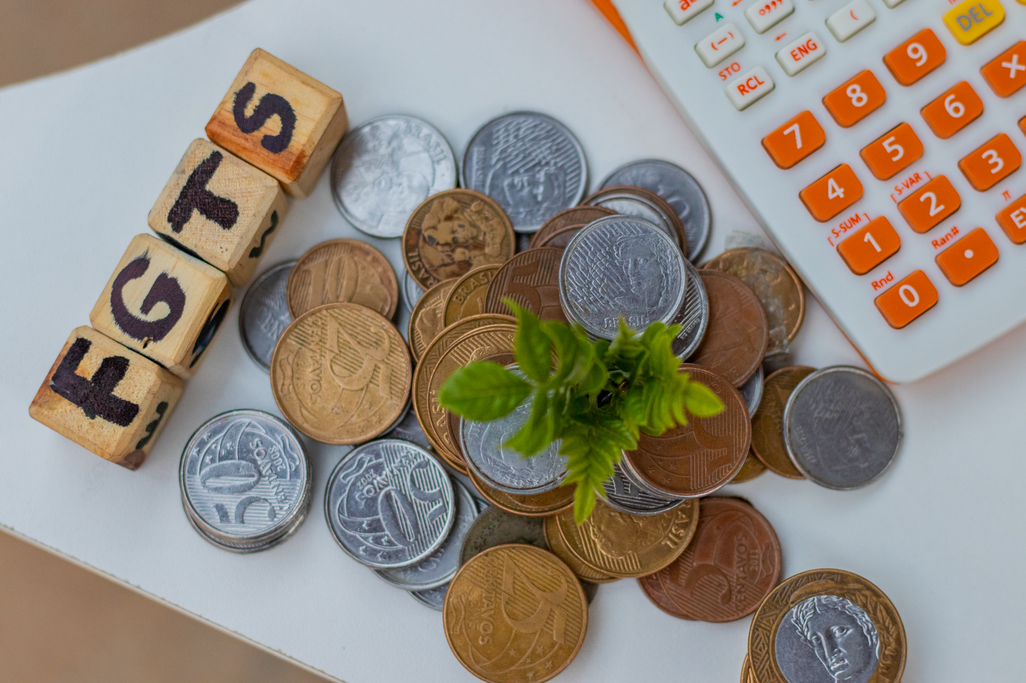 a caixa começou a liberar e está desde o mês de maio deste ano disponível o saque extraordinário, e o valor pode chegar a R$ 1 mil
