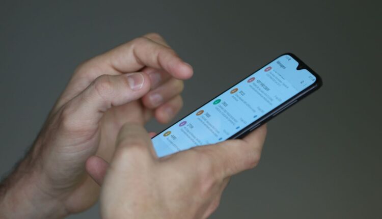 Você precisa fazer isso com seu iPhone antes do ano acabar para garantir o bom funcionamento do aparelho a partir de 2023.