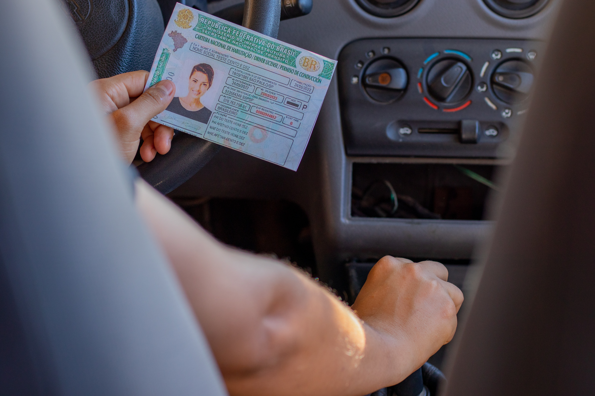 11 serviços gratuitos do DETRAN estão no WhatsApp; confira