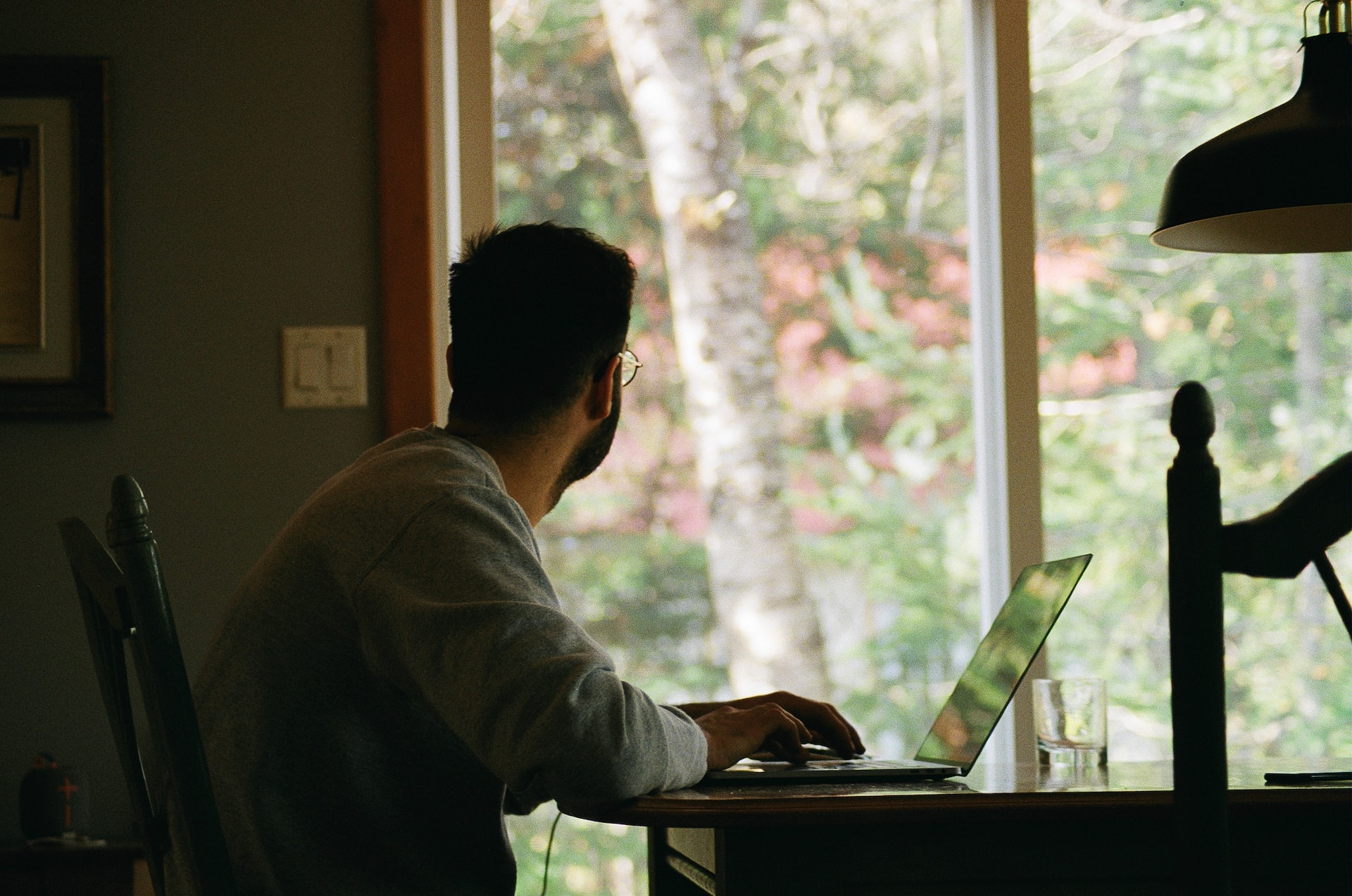 Alerta! Receita Federal quer informações de quem trabalha em Home Office