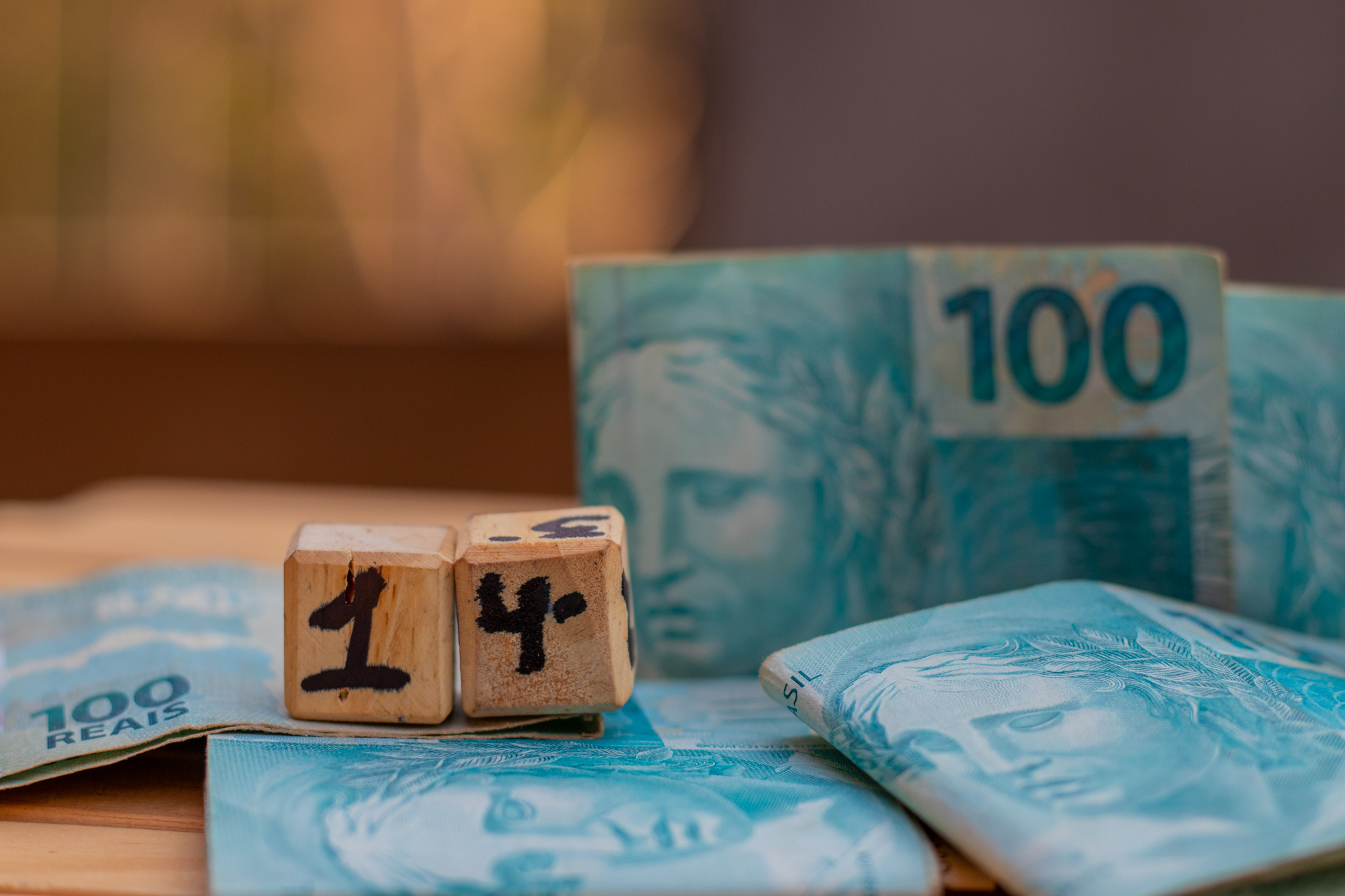 Descubra se o 14º do INSS pode sair em 2023 ou se ele continuará apenas no papel - Foto: Jeane de Oliveira / Noticiadamanha.com.br.