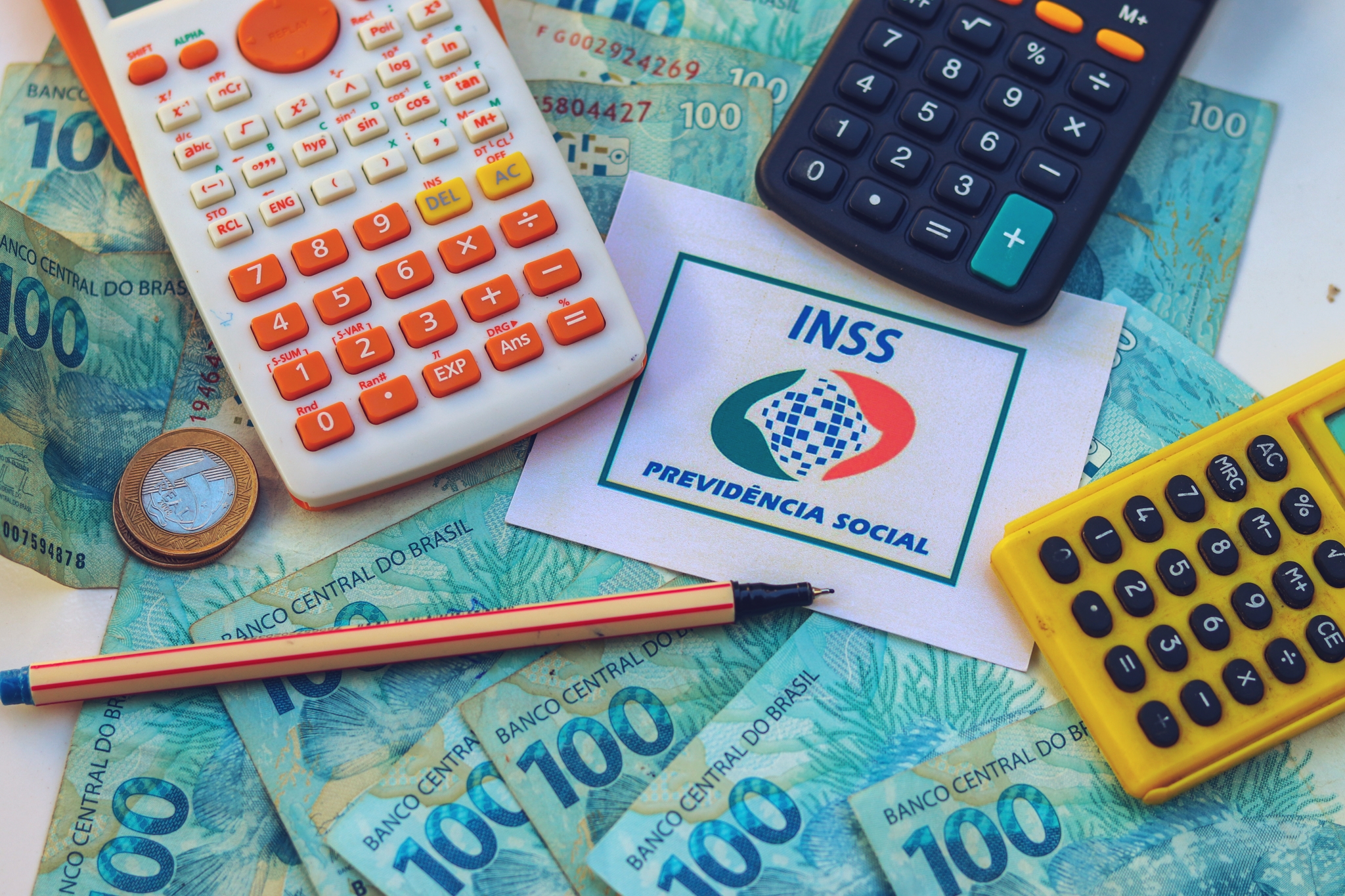Quem vai receber o novo cartão digital do INSS Veja como usar
