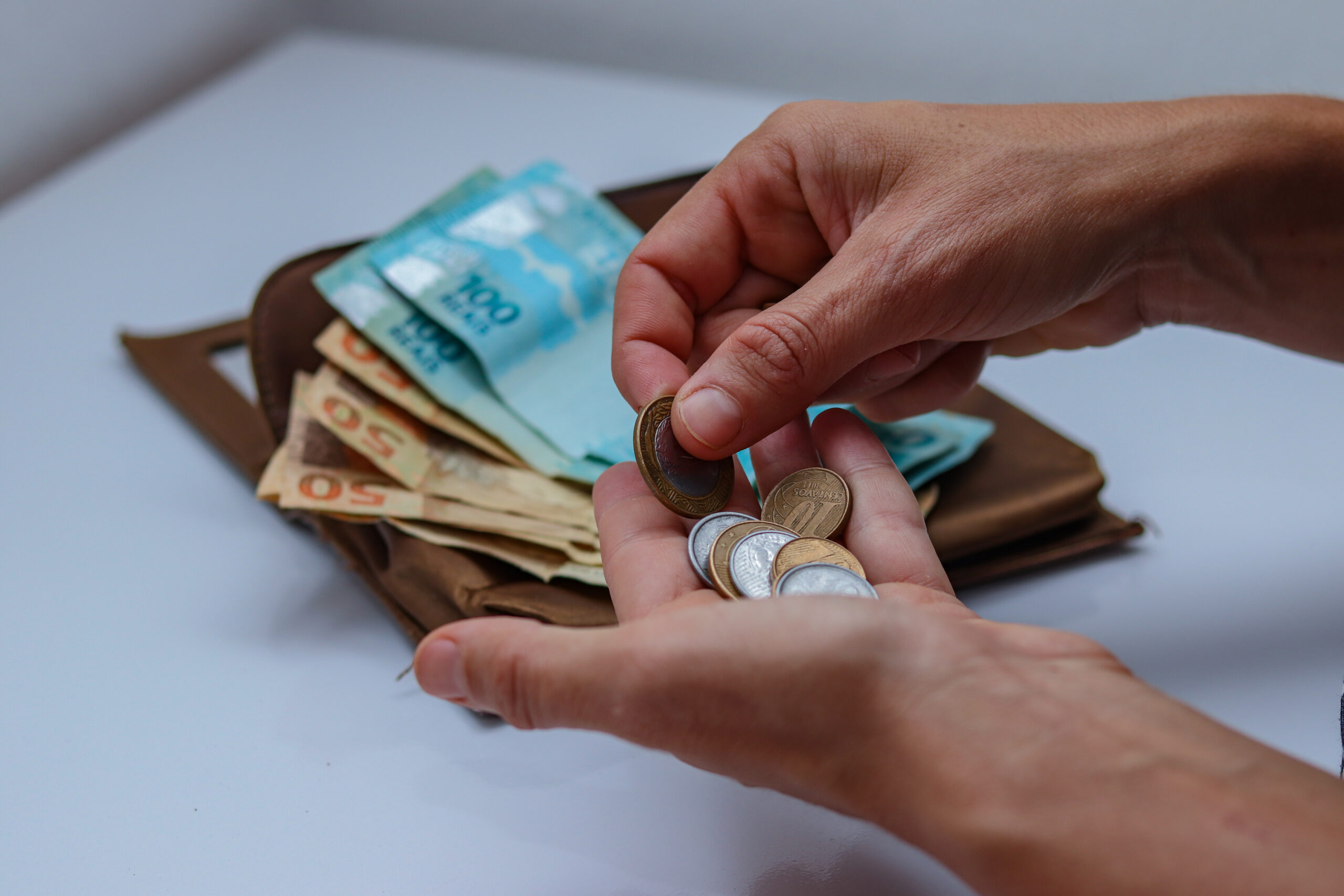 Salário-mínimo pode aumentar para R$ 1.320 em maio Entenda