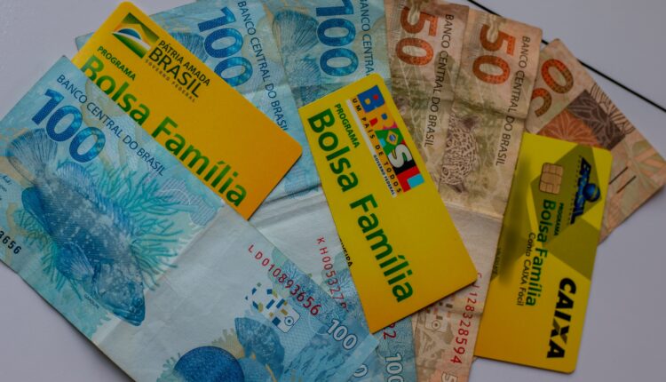 13º do Bolsa Família projeto pressiona para pagamento neste ano