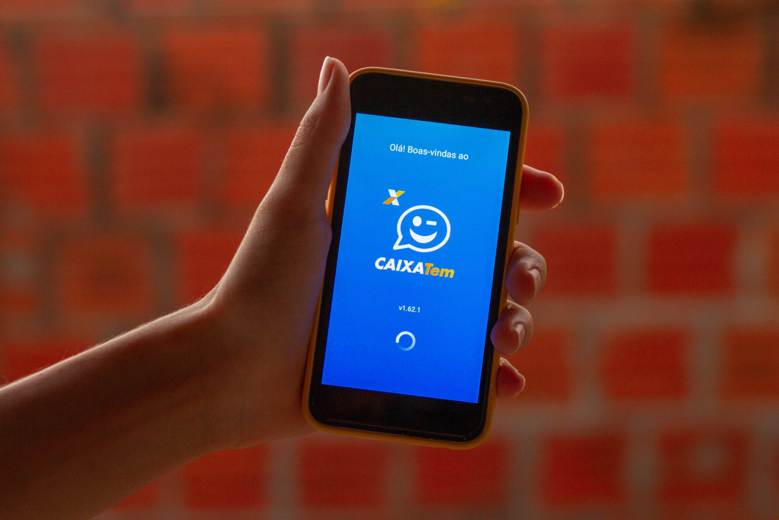 Como antecipar o saque do FGTS através do app Caixa Tem