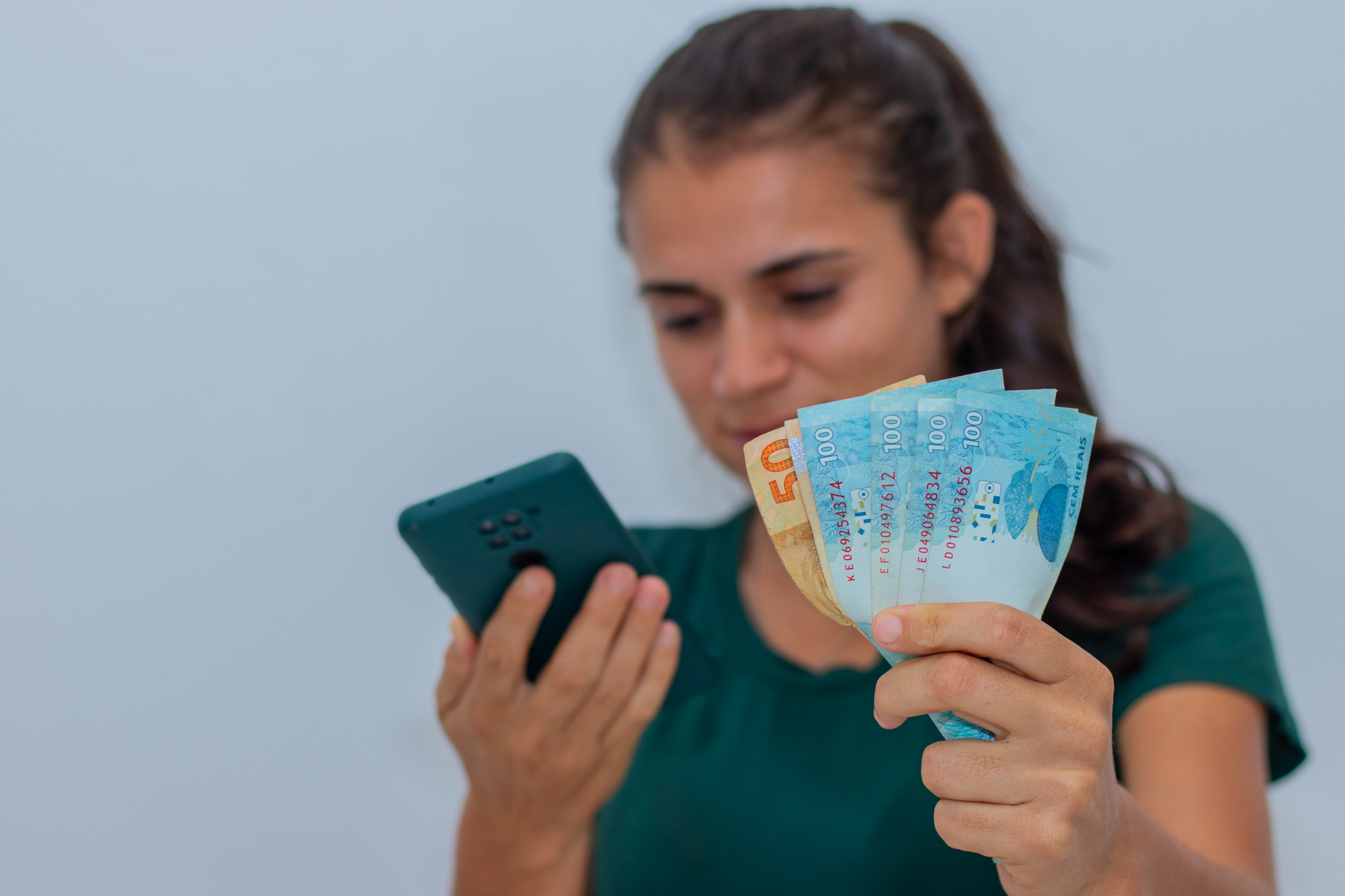 Lei garante pagamento do Auxílio Creche; descubra quem pode receber