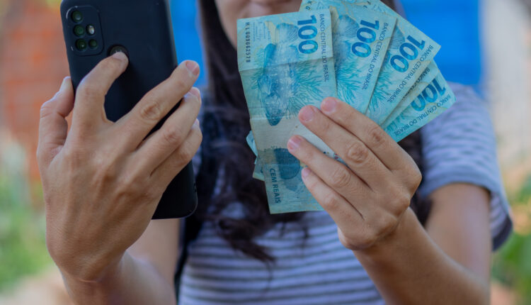Aprenda como ganhar dinheiro colocando o CPF na nota fiscal