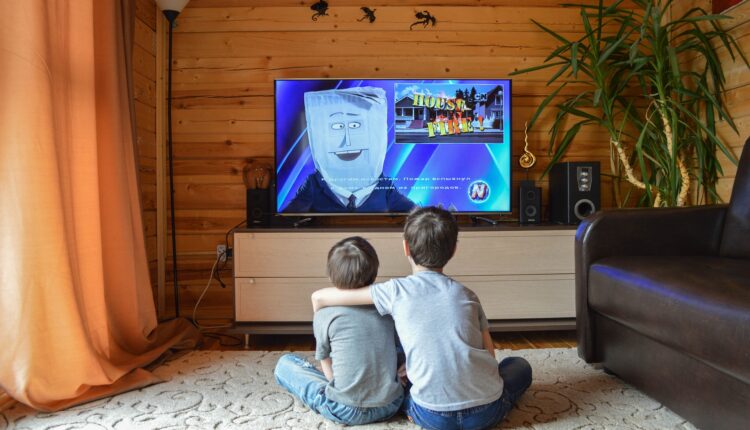 É DE GRAÇA! Aprenda como solicitar e receber antena digital de TV do governo