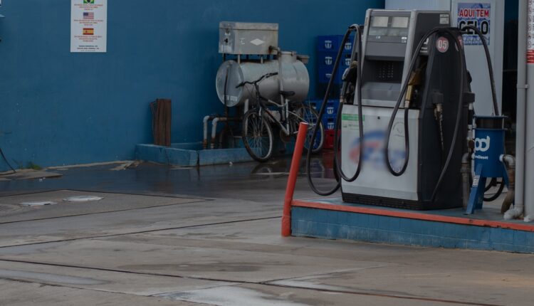 Gás Natural fica mais barato na refinaria; e na bomba