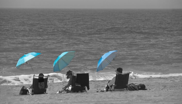 Pessoas descansando em um feriado