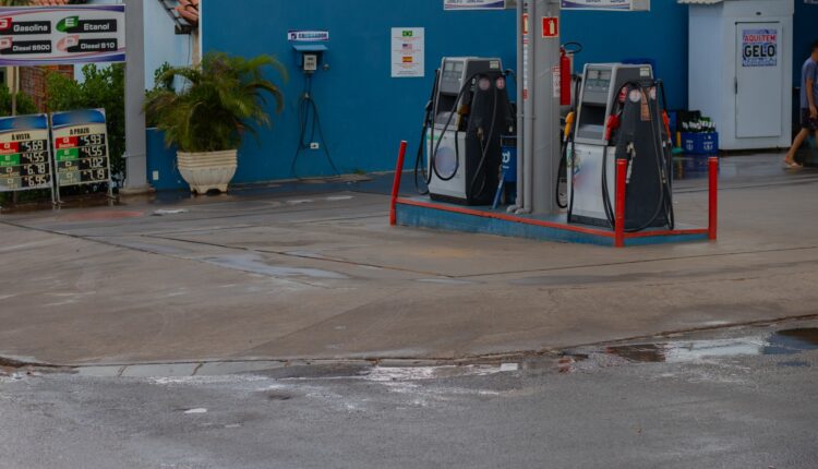 Após várias quedas, PREÇO DA GASOLINA pode assustar os brasileiros
