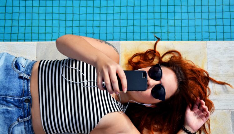 FUNCIONAM MESMO! Sites e apps que pagam para assistir vídeos em 2023