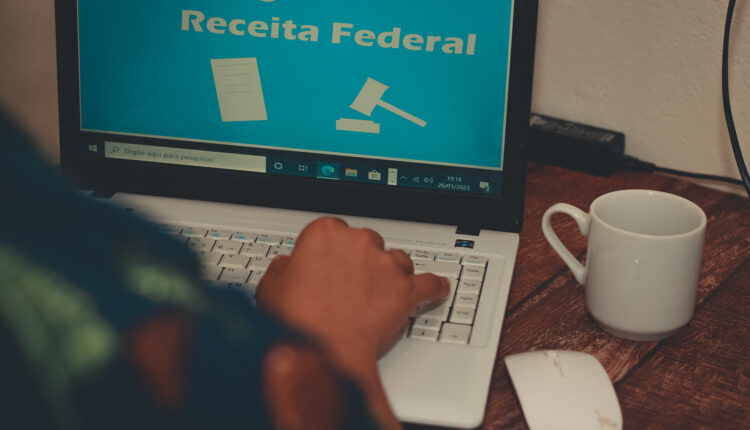 Fora do 1º LOTE da restituição Descubra o que dá para fazer