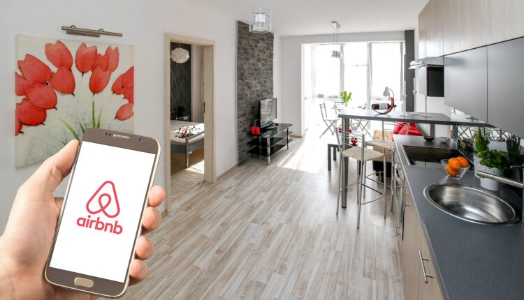 Novo serviço do Airbnb acende esperanças em clientes e anunciantes