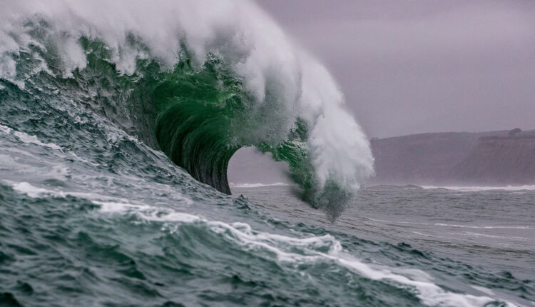SINAL DE PERIGO! Cientistas alertam para alto risco de TSUNAMIS GIGANTES