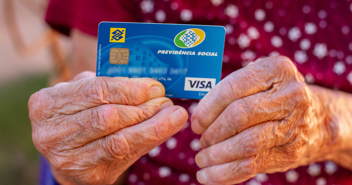 Saiba como obter DESCONTOS utilizando o novo CARTÃO do INSS; garanta seus direitos!