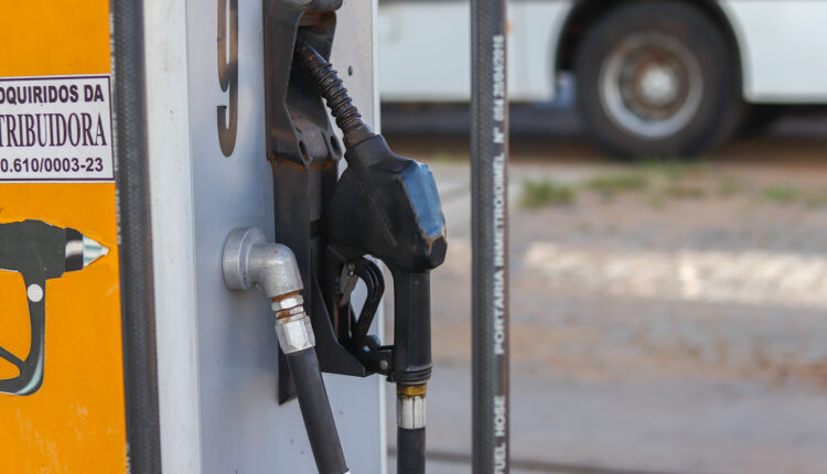 Você pode ser PRESO por guardar gasolina em casa; entenda o crime