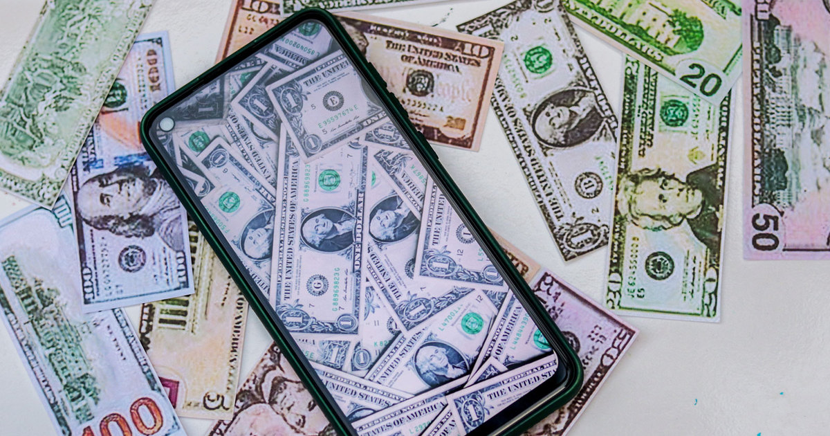 App de renda extra promete pagar usuários em DÓLAR