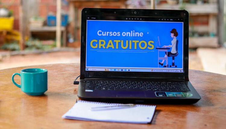 Aproveite! MEC lança 200 cursos DE GRAÇA e online