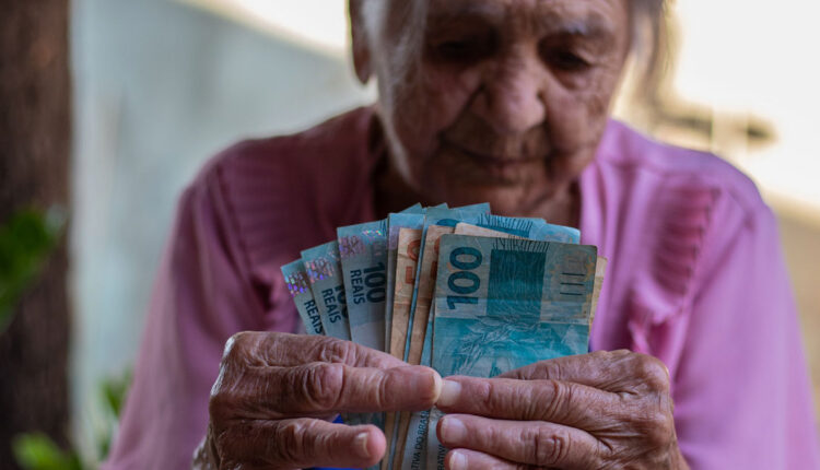 Atenção, aposentados: Empréstimos devem mudar em breve; confira