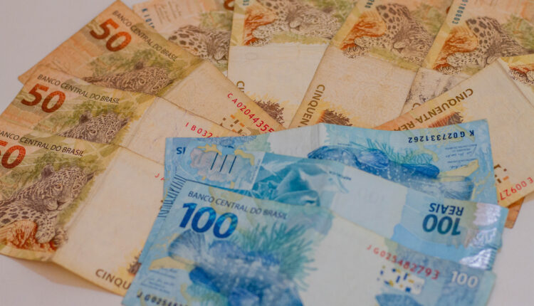 Auxílio Emergencial DE NOVO em 2023 consulte o valor aberto de até R$ 3.000