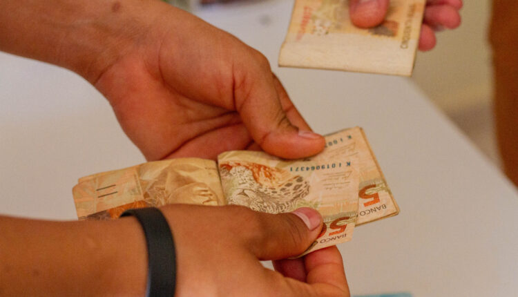 BOMBA lançada! Grande auxílio brasileiro está de volta Valor R$ 2 MIL