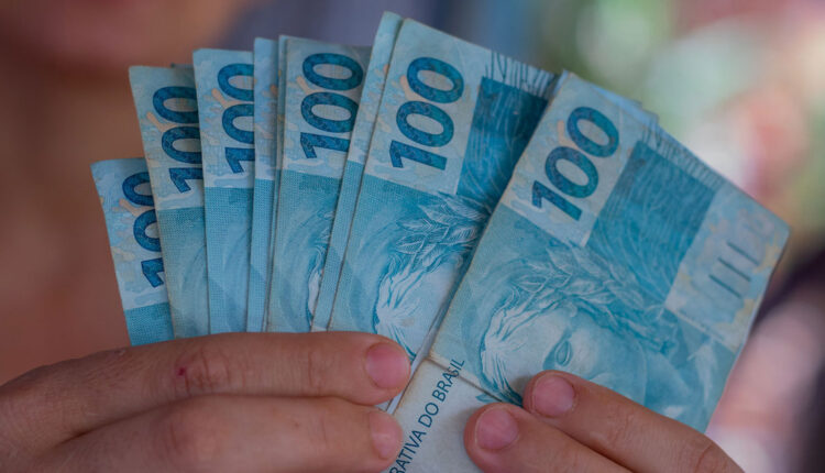 Brasileiros podem SACAR R$ 157 sem prazo definido; veja como