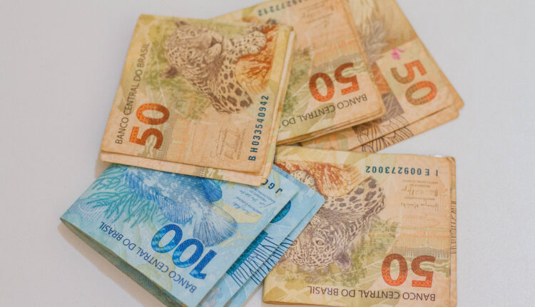 Como receber R$ 1.420 do Bolsa Família e mais R$ 1.320 de outro benefício do governo