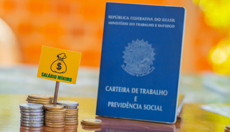 Descubra por que o salário mínimo ideal deveria ser 5 vezes maior