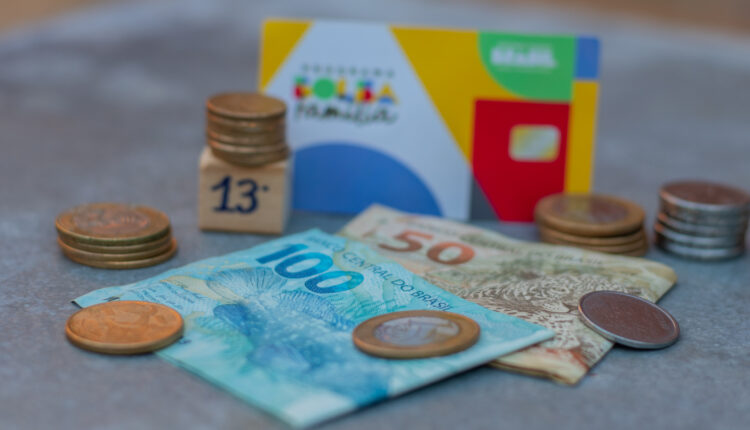 Extra! Extra! 13º salário do Bolsa Família já tem calendário e valores definidos