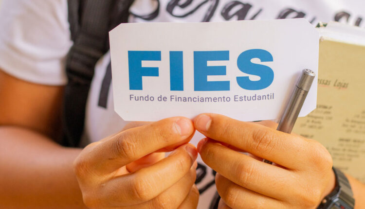 Aviso: FIES permitirá financiamento de R$ 60 MIL nos cursos de MEDICINA no Brasil