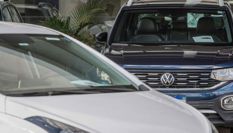Governo garante descontos especiais nos 10 carros MAIS BARATOS do Brasil; veja quais