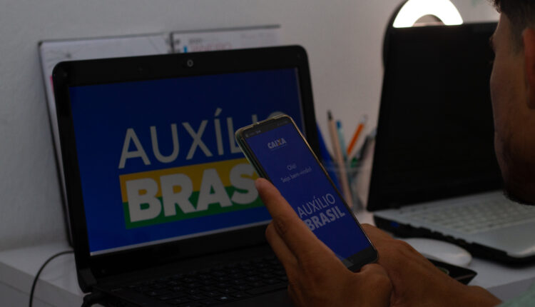 Auxílio Brasil