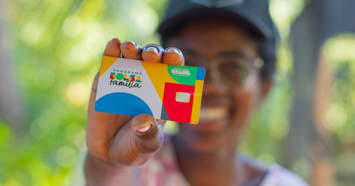 Mais de 300 MIL beneficiários precisam fazer isso para não perder o Bolsa Família em junho