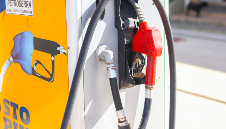 Preço da gasolina volta a gerar ALVOROÇO pelo Brasil; por quê