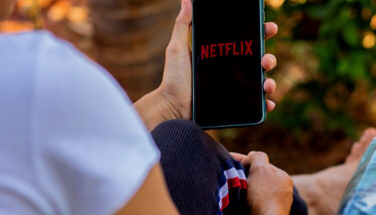 Preços dos streamings atualizados em 2023 Netflix, HBO Max, Prime Video e outros