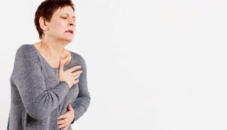 Sintomas de infarto nas MULHERES são diferentes; aprenda a identificar