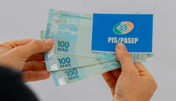 Trabalhador comemora AUMENTO na parcela do Pis/Pasep de junho