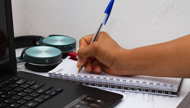 USP abre cursos gratuitos nas modalidades ONLINE e PRESENCIAL