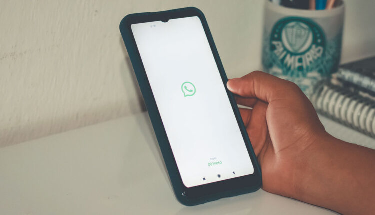 Você já percebeu que o WhatsApp possui um contato OCULTO? Descubra para que serve