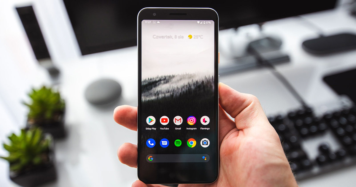 Menor celular Android do mundo chega ao mercado; parece de mentira