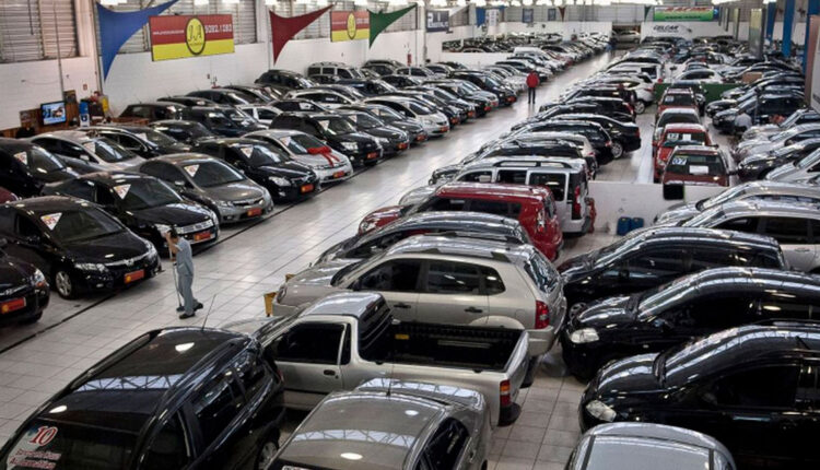 Bom negócio em 2023: 10 carros que custam até R$ 30.000