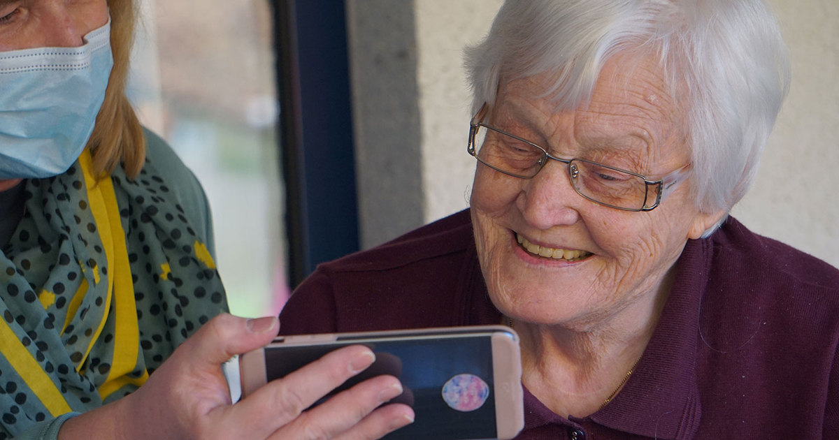 Pesquisa mostra mais IDOSOS no WhatsApp e no Google Maps; eles precisam saber a VERDADE